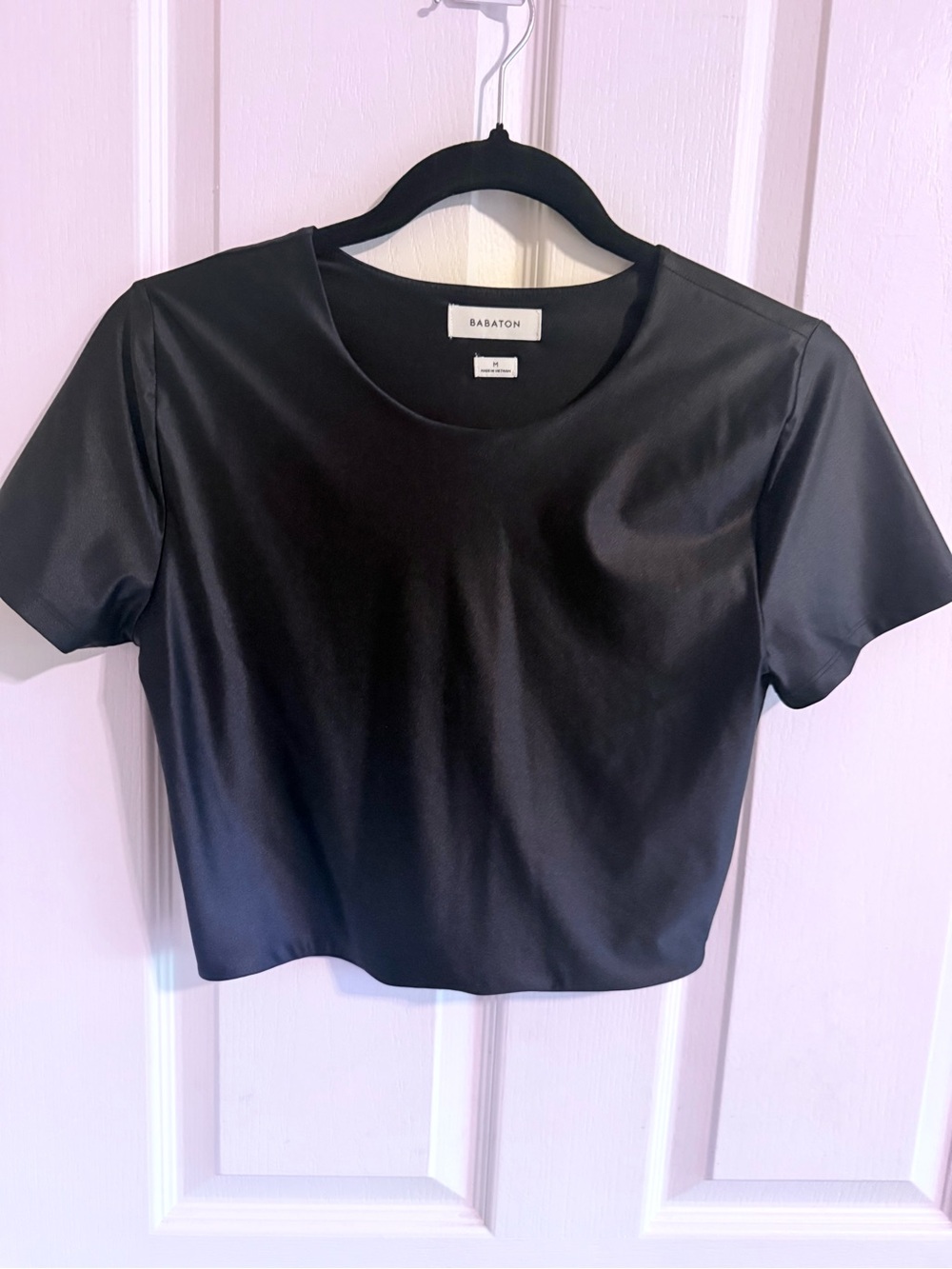 Babaton Satinette Crew Cropped T-Shirt